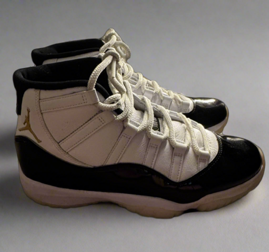Air Jordan 11 Retro ‘Gratitude/Defining Moments’ Size 10 Men’s (Pre-Owned, No box)